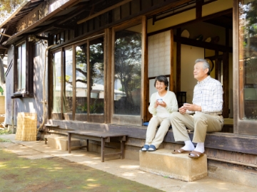 庭の手入れが面倒 イメージ写真