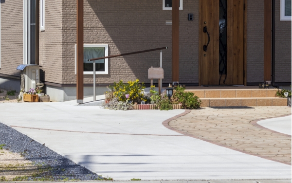 メンテ要らずなおしゃれな玄関 イメージ写真